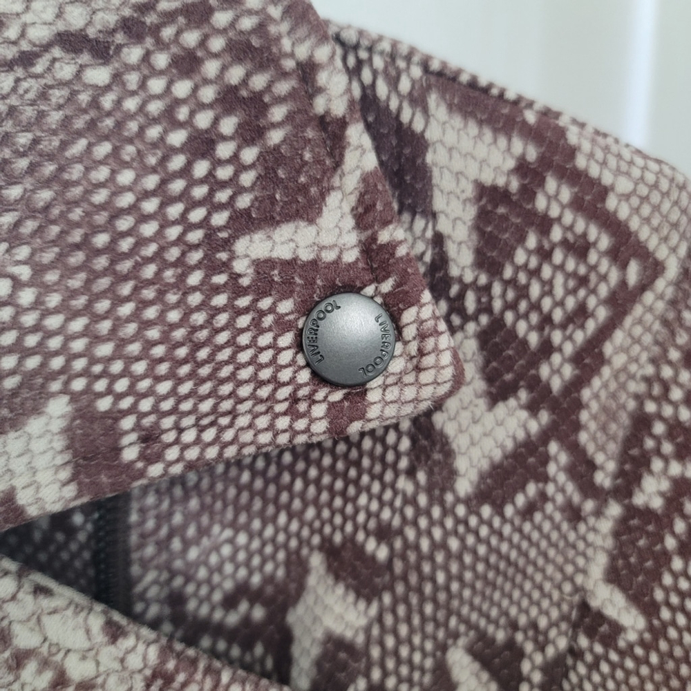NWOT Pool Los Angeles Snakeskin-Print Moto Jacket Size S Chic & Edgy Grey Python - Picture 10 of 12